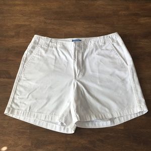 Dockers Women Favorite Fit White Cotton Shorts 6"…